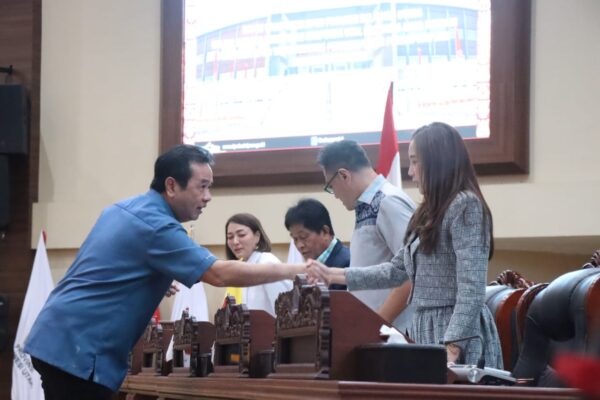 DPRD Sulut Tetapkan Ranperda Pemberdayaan Perempuan dan Perlindungan Anak Jadi Prakarsa DPRD, Perkuat Payung Hukum Cegah Kekerasan 9 DPRD Sulut Tetapkan Ranperda Pemberdayaan Perempuan dan Perlindungan Anak Jadi Prakarsa DPRD, Perkuat Payung Hukum Cegah Kekerasan