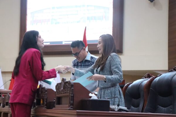 DPRD Sulut Tetapkan Ranperda Pemberdayaan Perempuan dan Perlindungan Anak Jadi Prakarsa DPRD, Perkuat Payung Hukum Cegah Kekerasan 10 DPRD Sulut Tetapkan Ranperda Pemberdayaan Perempuan dan Perlindungan Anak Jadi Prakarsa DPRD, Perkuat Payung Hukum Cegah Kekerasan