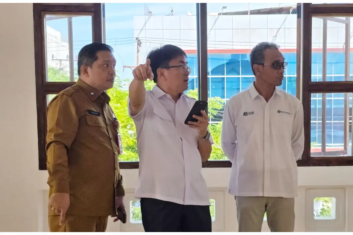 Andrei Angouw Hadiri Pasar Murah BI di Pasar 45, Sekaligus Tinjau Trotoar dan Drainase