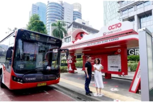 CIMB Niaga Hadirkan OCTO di Halte GBK, Naik Transportasi Umum Makin Hemat