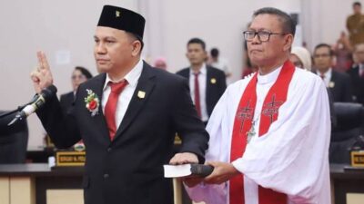 Chris Rumansi Dilantik sebagai Ketua DPRD Minahasa Tenggara