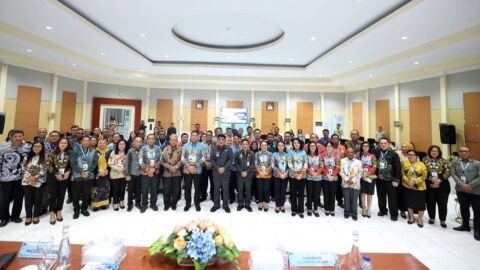 Gubernur Sulut Yulius Selvanus bersama peserta PKN Tingkat II Angkatan 23 Tahun 2026 di BPSDMD Sulawesi Utara.
