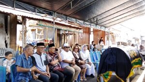 Di Tengah Kesibukan, Hengky Honandar Hadir di Rumah Duka Ibunda Tokoh Masyarakat Bitung, Wujudkan Kepedulian Pemimpin
