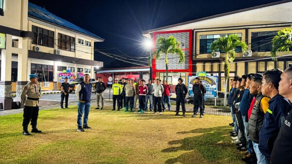 Kapolres Bitung AKBP Arie Sulistyo Nugroho Pimpin Apel Perdana, Patroli Humanis Diperkuat Demi Rasa Aman Warga 9 Kapolres Bitung AKBP Arie Sulistyo Nugroho Pimpin Apel Perdana, Patroli Humanis Diperkuat Demi Rasa Aman Warga