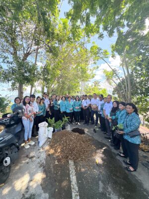 Ellen Honandar Sondakh Pimpin Gerakan Lawan Sampah dari Rumah, Ajak Warga Lembeh Selatan Ubah Limbah Jadi Sumber Ekonomi 8 Ellen Honandar Sondakh Pimpin Gerakan Lawan Sampah dari Rumah, Ajak Warga Lembeh Selatan Ubah Limbah Jadi Sumber Ekonomi
