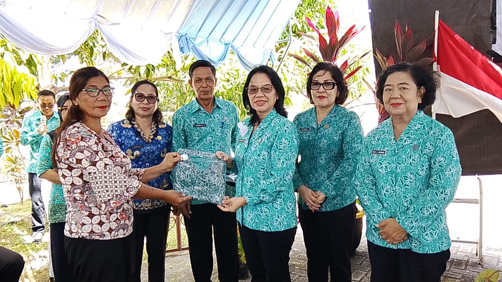 Soliditas dan Aksi Nyata! Ellen Honandar Sondakh Pimpin Gerakan Ubah Sampah Jadi Berkah, PKK Ranowulu Tegaskan Loyalitas