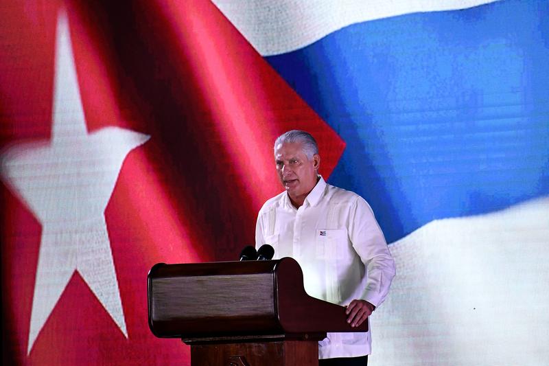 Presiden Kuba Miguel Diaz-Canel berbicara dalam upacara peringatan 73 tahun Hari Pemberontakan Nasional di Pinar del Rio, Kuba, pada 26 Juli 2026. (Xinhua/Joaquin Hernandez)