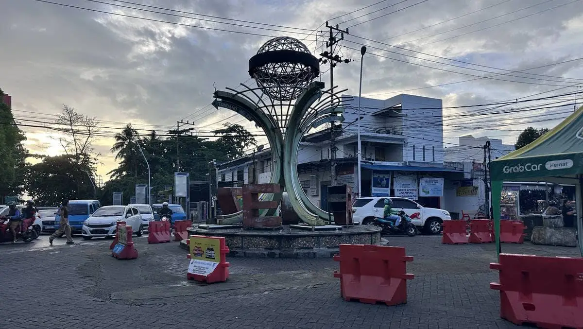Matahari berpamitan, cahaya jingga menyelimuti Zero Point. Manado kembali mengajarkan bahwa setiap akhir selalu menghadirkan keindahan.