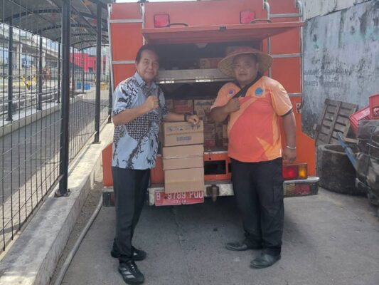 Gubernur Yulius Selvanus Instruksikan Respons Cepat Bencana Sangihe 8 Gubernur Sulawesi Utara Yulius Selvanus mengarahkan BPBD Provinsi Sulawesi Utara mengirim bantuan logistik darurat bagi korban banjir bandang dan tanah longsor di Kabupaten Kepulauan Sangihe.