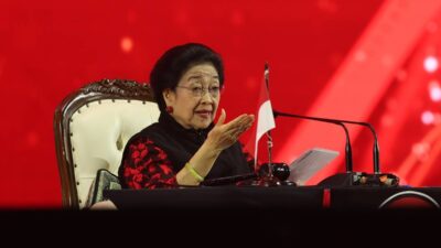 Megawati Soekarnoputri, Ketua Umum DPP PDIP, terbitkan surat edaran soal posisi partai penyeimbang.