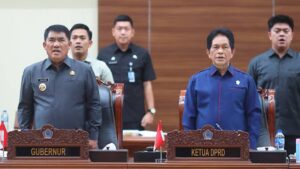 Yulius Selvanus Tegaskan Transparansi Anggaran di Paripurna DPRD Sulut