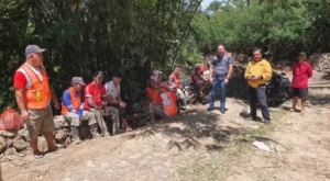 Adrie Kamasi Kawal Proyek Jalan Perkebunan Desa Kaweng