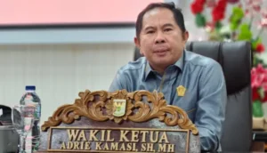 Sempat Diberitakan Tidak Hadir di Rapat Paripurna DPRD Minahasa, Adrie Kamasi Beri Klarifikasi