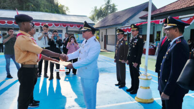 Kado Kemerdekaan, Bupati Heronimus Makainas Serahkan Remisi bagi 54 Warga Binaan