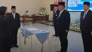 Rotasi Perdana Agustus, Yulius Selvanus Geser Dua Kadis dan Promosikan Satu Pejabat