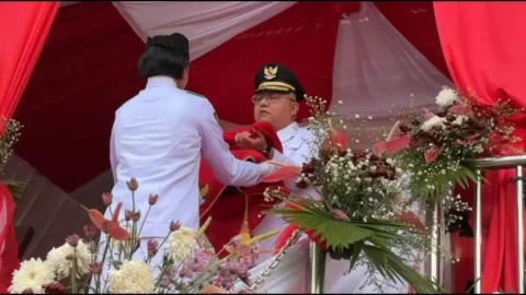 Kevin William Lotulung Pimpin Penurunan Bendera, Paskibraka Minut Tuntaskan Tugas