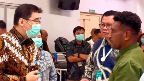 Momen Hangat di IGD dan Pesan Menyentuh Dirut RSUP Kandou untuk Dokter Muda Asal Papua