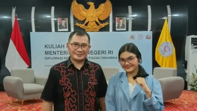Maria Simanjuntak, Mahasiswi FISIP Unsrat Jadi Delegasi Dampingi Menlu Sugiono di Forum Internasional Australia