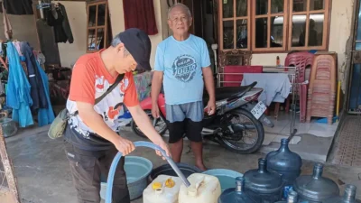 PKS Sulut Salurkan 5.000 Liter Air Bersih untuk Warga Terdampak Kekeringan