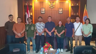 Matangkan FORWARD Award 2026, Tim FORWARD Sulut Diskusi Bersama Dekan FISIP Unsrat Ferry Liando