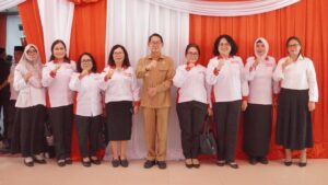 Hadiri Pengukuhan Srikandi Jaga Desa Sulut, Wali Kota Hengky Honandar Tegaskan Pentingnya Sinergi Kawal Pembangunan