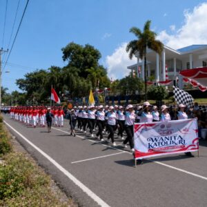 WKRI Stella Maris Bitung Turunkan Dua Regu, Aksi Kompak di Gerak Jalan HUT RI Ke-81 Curi Perhatian Warga