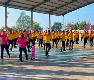 Jelang HUT ke-81 RI, Kapolres Bitung AKBP Arie Sulistyo Nugroho Satukan Personel Lewat Olahraga Bersama