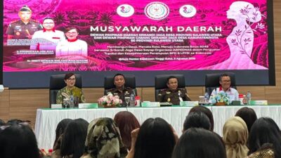 Kajati Sulut Jacob Hendrik Pattipeilohy membuka Musda Srikandi Jaga Desa Sulawesi Utara di Aula Sam Ratulangi Kejati Sulut.