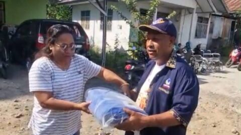 Penyerahan bantuan untuk masyarakat terdampak Gempa NTT di wilayah Nagekeo.