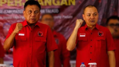 Olly Dondokambey dan Reza Rumambi, pengurus DPD PDI Perjuangan Sulawesi Utara