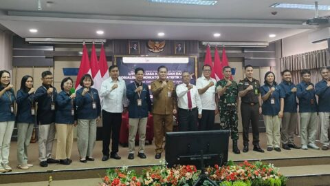 Kegiatan BPS Sulut bersama OJK dan Pemprov Sulawesi Utara membahas literasi keuangan dan penguatan Indeks Demokrasi Indonesia di Manado.