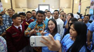 Gubernur Yulius Selvanus Soroti Gap Literasi Keuangan Pelajar Sulut