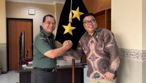 Sinergi Kebangsaan Menuju Indonesia Emas 2045, Delegasi PPNK Angkatan 119 Lemhannas RI Serahkan Buku Kebijakan Strategis