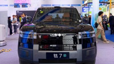 Sebuah kendaraan energi baru (new energy vehicle/NEV) terlihat dalam Pameran China-Rusia (China-Russia Expo) kesepuluh di Harbin, Provinsi Heilongjiang, China timur laut, pada 19 Mei 2026. (Xinhua/Zhang Tao)