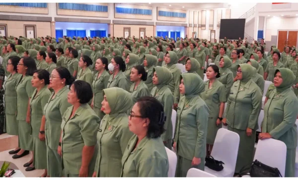 Pangdam XIII/Merdeka Tekankan Peran Persit KCK untuk Prajurit