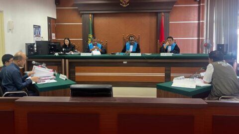 Suasana persidangan gugatan KPU Sulut terkait sengketa informasi publik di PTUN Manado.