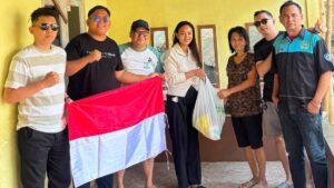 Lewati Medan Terjal, Three Four AMC Indonesia Bagikan Puluhan Paket Sembako