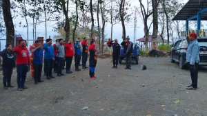 Api di Kaki Dian Terkendali, Damkar Minut Tetap Siaga di Lokasi