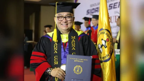 Sebut Semua Hanya karena Kemurahan Tuhan, Pdt. Victor Rarung Panjatkan Syukur Usai Meraih Gelar Doktor Teologi Magna Cum Laude