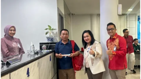 Hari Pelanggan Nasional 2026, BRI RO Manado Hadirkan Nuansa Adat dan Beri Kejutan Manis