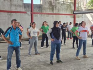 Camat Maesa Fatmawaty Soleman Gerakkan Aparatur Hidup Sehat, Senam dan Jalan Sehat Perkuat Kekompakan