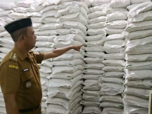 Kantor Kelurahan Bitung Timur Dibobol, 81 Sak Beras Bantuan Raib—Kaca Toilet Dicabut