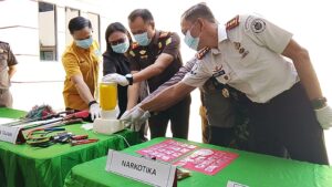 Kejari Bitung Musnahkan Barang Bukti Inkracht
