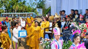 HUT ke-62 Sulut, Ellen Honandar Sondakh Bawa Pulang Dua Penghargaan B2SA untuk TP PKK Bitung