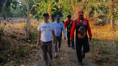 Kebakaran Lahan di Airmadidi Atas: Damkar Minut Bekerja hingga Dini Hari, Novly Wowiling Pantau Langsung
