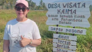 Lihat Warga Kaima Kumpulkan Sampah, Hermina Masye Dondokambey Ikut Turun Tangan