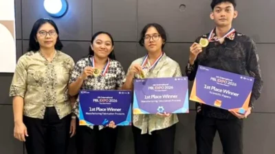 Tiga Mahasiswa Polimdo Sabet Juara 1 di PBL Expo International