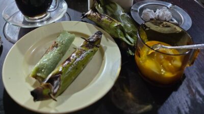 Lalampa dan telur rebus