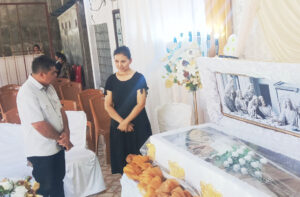 Plt Bupati Heronimus Makainas Sampaikan ini Saat Melayat ke Rumah Duka Pitres Sombowadile