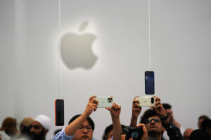 Apple Hadapi Gugatan Senilai 2 Miliar Poundsterling di Inggris tentang Aturan Pelacakan Aplikasi